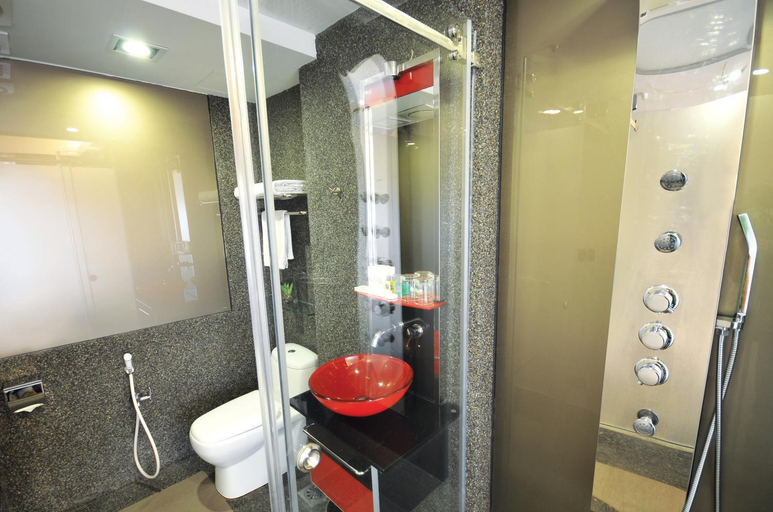Bathroom 4, The Sterling Boutique Hotel, Malacca City