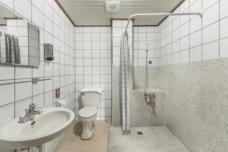 Bathroom 3, Forever happiness hostel, Nantou