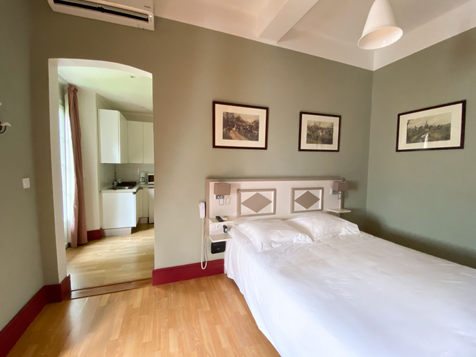 Bedroom 2, Hotel Central Bastia, Haute-Corse