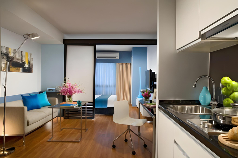 Dining Room 21