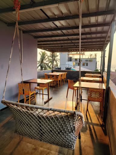 Food & Drinks 5, Small Daddy Plus, North Goa
