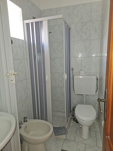 Bathroom 5, Casa Vittorio, Messina