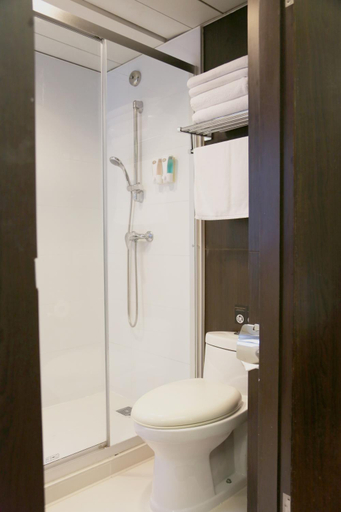 Bathroom 12