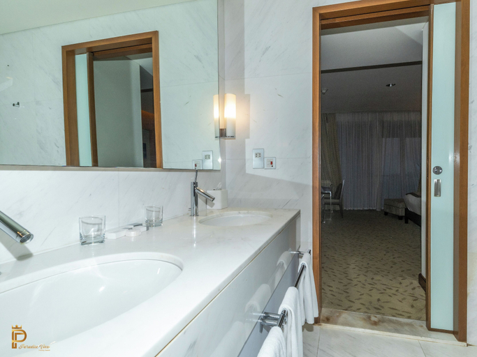 Bathroom 4, Paradise View Holiday Homes L.L.C., Dubai