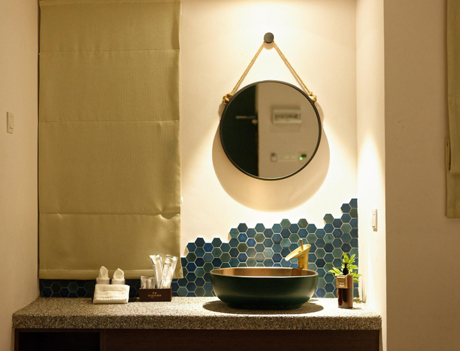 Bathroom 9