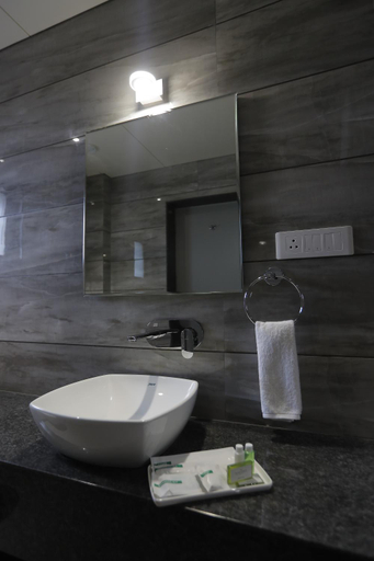 Bathroom 2, Hotel Radiance, Ahmadnagar