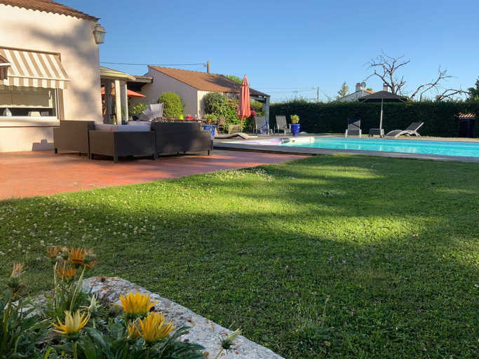 Others 3, Villa in Nalliers with Private Pool and Garden, Vendée