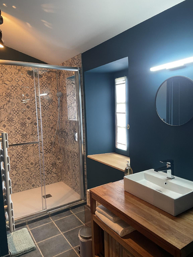 Bathroom 3, Chateau de la Vieille Chapelle, Gironde