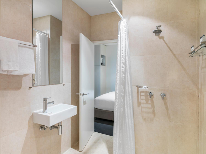 Bathroom 4, Oaks Melbourne on Collins Suites, Melbourne