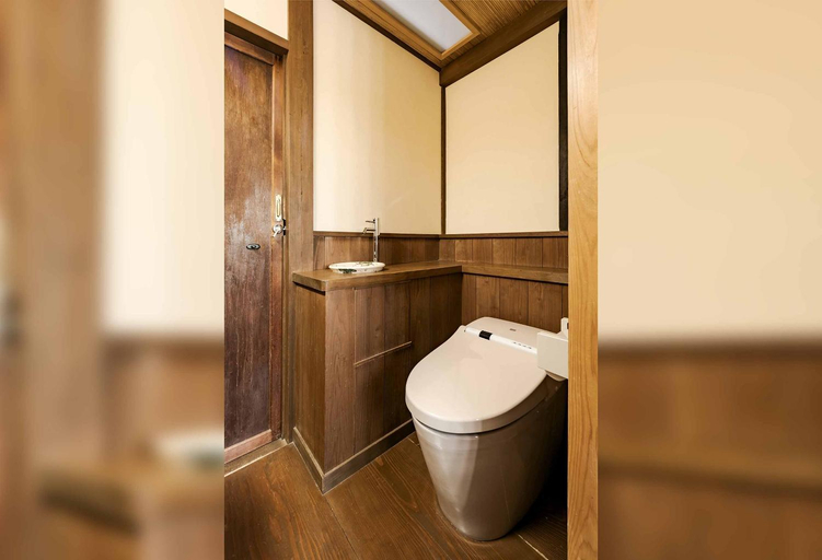 Bathroom 2, Koyuan Holiday Rentals, Kyoto
