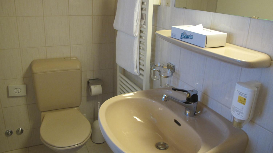 Bathroom 9