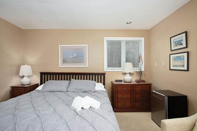 Bedroom 3, The Brentwood Waterfront Retreat, Lake Hurron