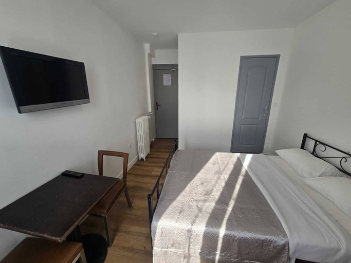 Others 2, Hotel de l'Europe Pantin, Seine-Saint-Denis