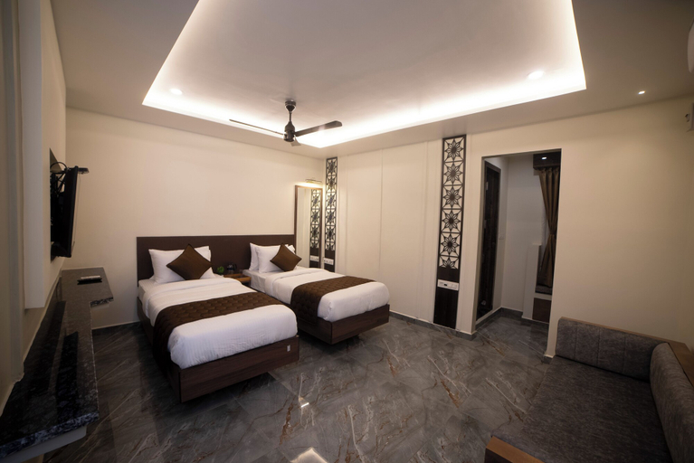 Bedroom 3, MURALI KRISHNA APART HOTEL, East Godavari