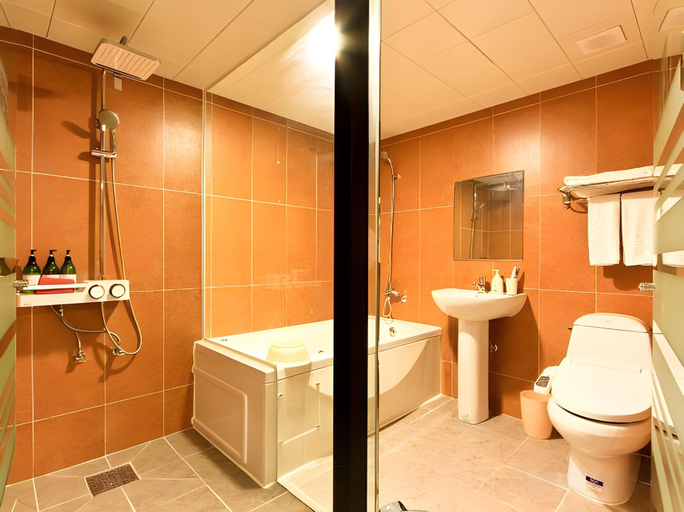 Bathroom 4, Elysee Hotel Busan, Jung