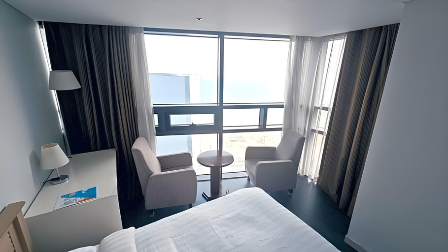 Bedroom 2, Sunset Hotel, Haeundae