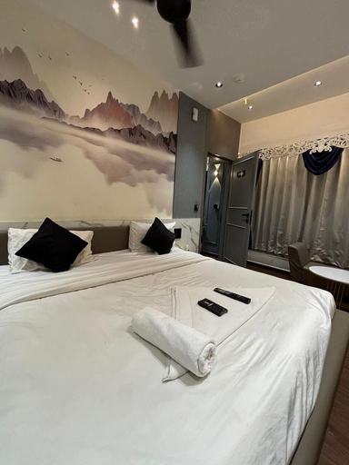 Bedroom 3, V Love Hotel, Surat