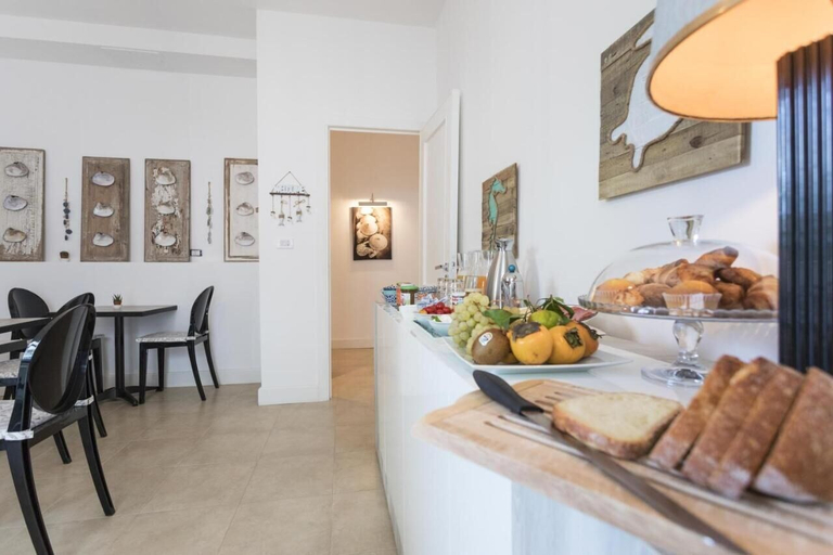 Food & Drinks 5, Bòmera Rooms, Lecce