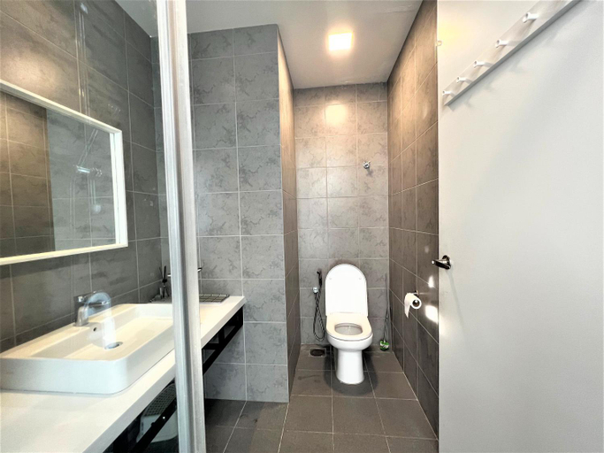 Bathroom 24