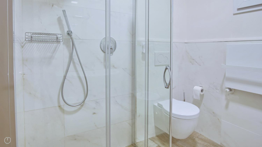 Bathroom 2, Affittacamere Brenna, Como