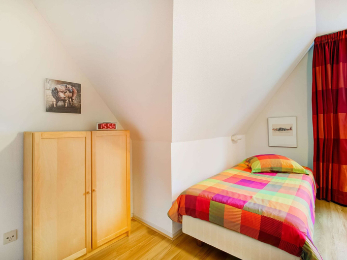 Bedroom 4, Homely Apartment in Noordwolde With Balcony, Weststellingwerf