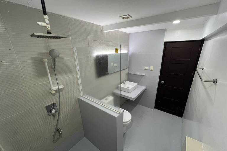 Bathroom 3, At The Pad Hotel and Resort near Clark Airport, Angeles City