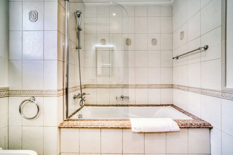 Bathroom 5, Garden Palm Villa - Mint Stay, Dubai