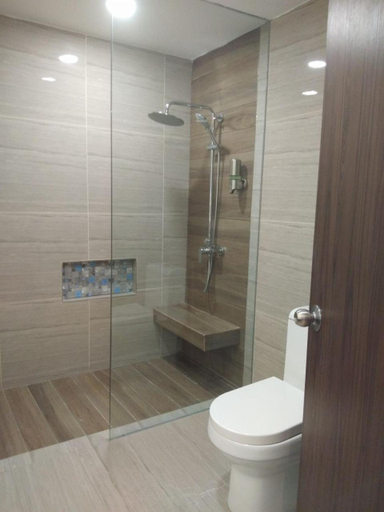 Bathroom 10