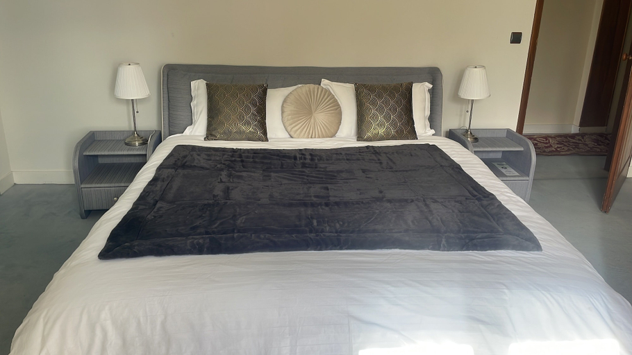 Bedroom 2, Château Julie, Gironde