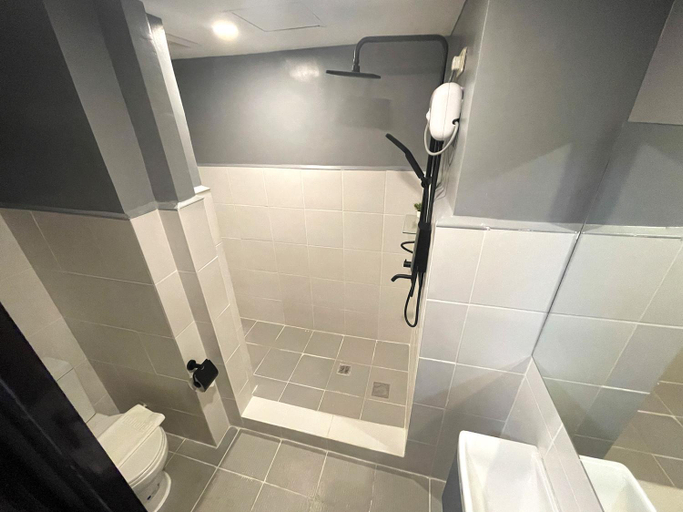 Bathroom 4, mySTAY Hotel BGC North, Taguig