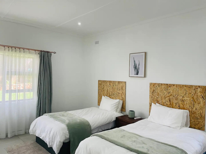 Room 4, Ultra Modern 2 Bedroomed Apartment - 2082, Bulawayo