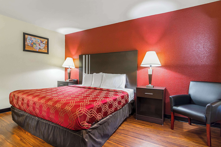Bedroom 4, Econo Lodge Research Triangle Park, Durham