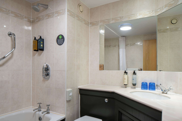 Bathroom 5, Glasgow Argyle Hotel, BW Signature Collection, Glasgow