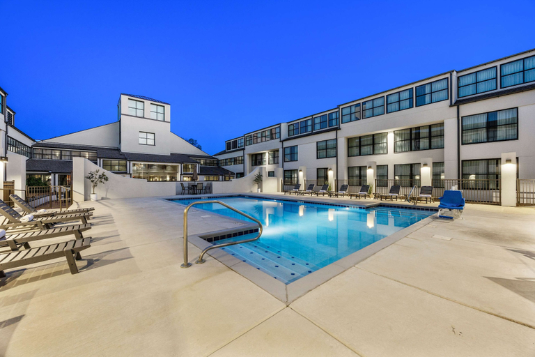 Sport & Beauty 2, DoubleTree Suites by Hilton Hotel Huntsville South, Madison
