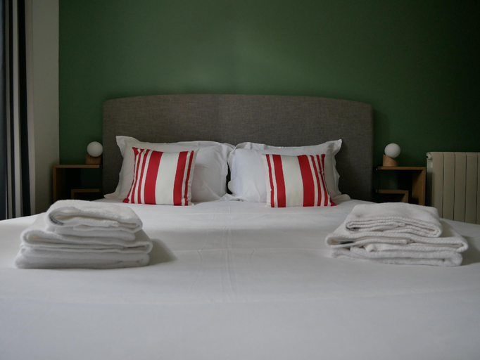Bedroom 3, Ha Tel Restaurant Trabenia, Pyrénées-Atlantiques