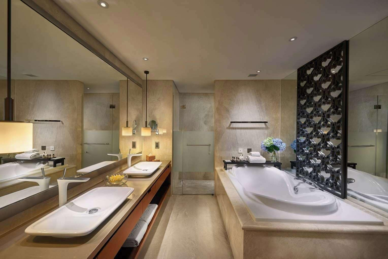 Bathroom 5, Hotel Tentrem Yogyakarta, Yogyakarta