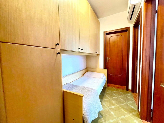 Bedroom 2, Apartment in Porto Santa Margherita by Sea, Venezia