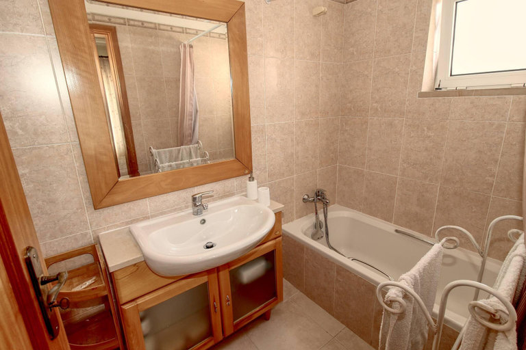 Bathroom 3, Vacation Apartment In Portimao, Portimão