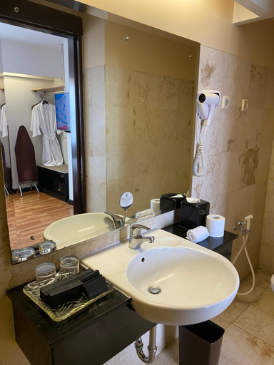 Bathroom 2