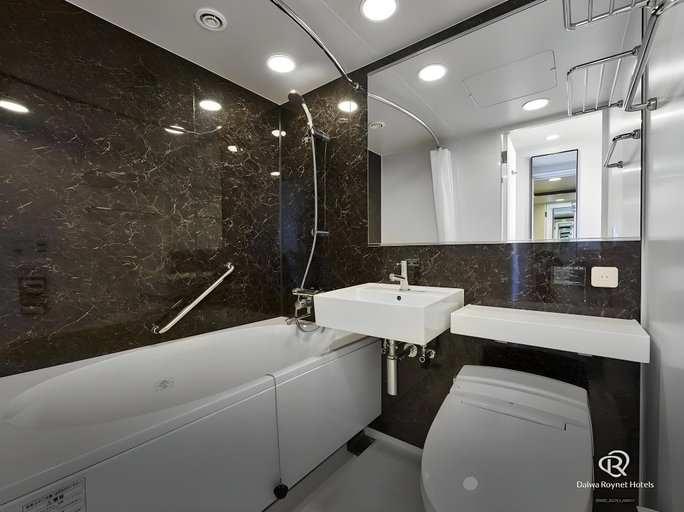 Bathroom 5, Daiwa Roynet Hotel Shimbashi, Minato
