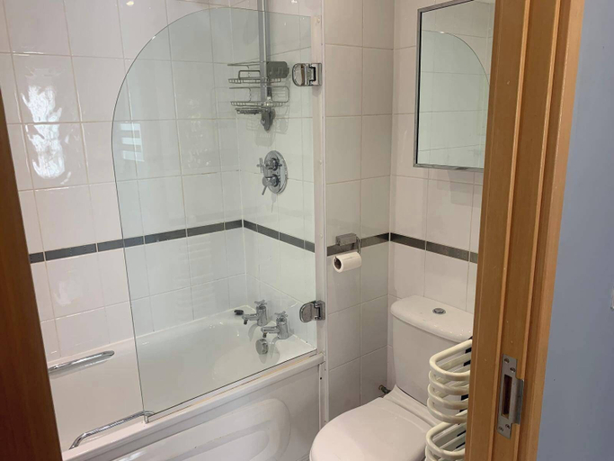 Bathroom 4, 2 Bed Flat - Sleeps 6 - Parking - Wifi, Sefton
