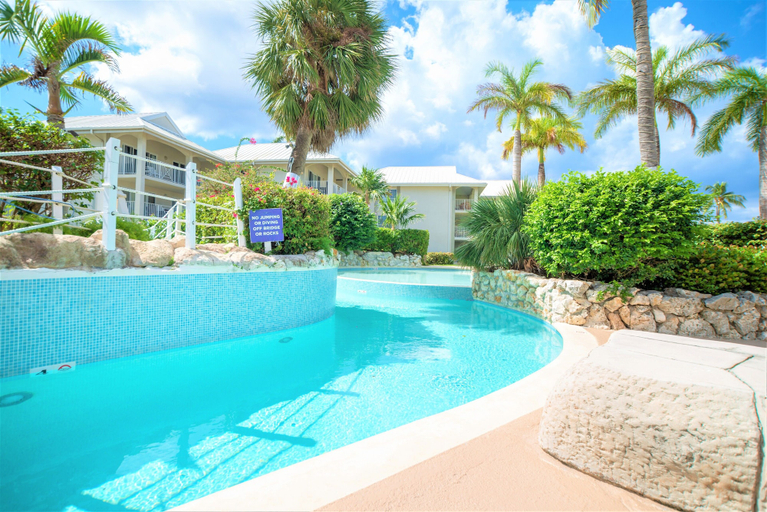 Sport & Beauty 3, Cayman Luxury Rentals at Sunset Cove
