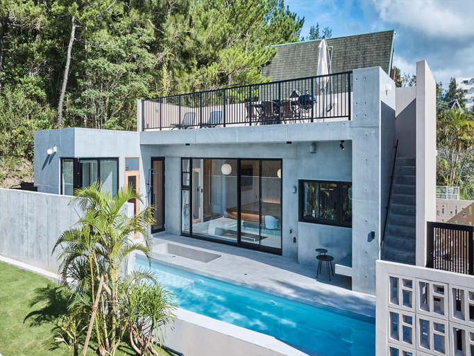 Others 4, ima villa, Onna
