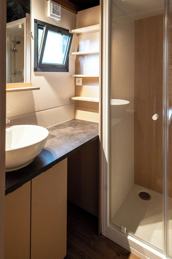 Bathroom 4, Huttopia Arcachon, Gironde