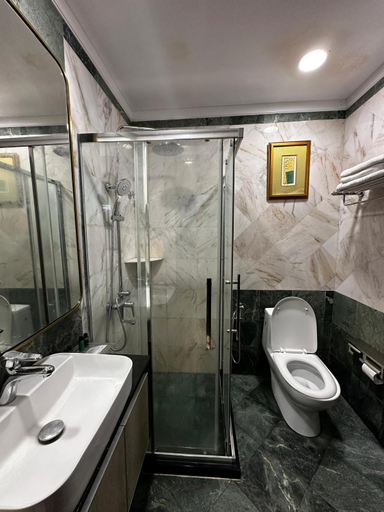 Bathroom 4, shari-la Perhentian Island Resort, Besut