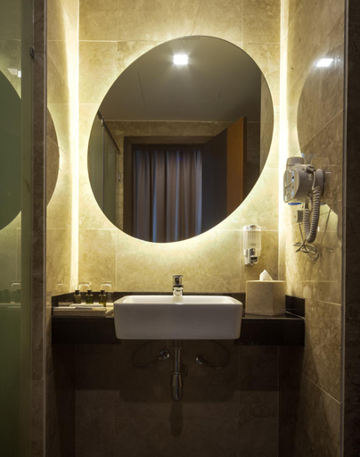 Bathroom 4, Promenade Hotel Bintulu, Bintulu