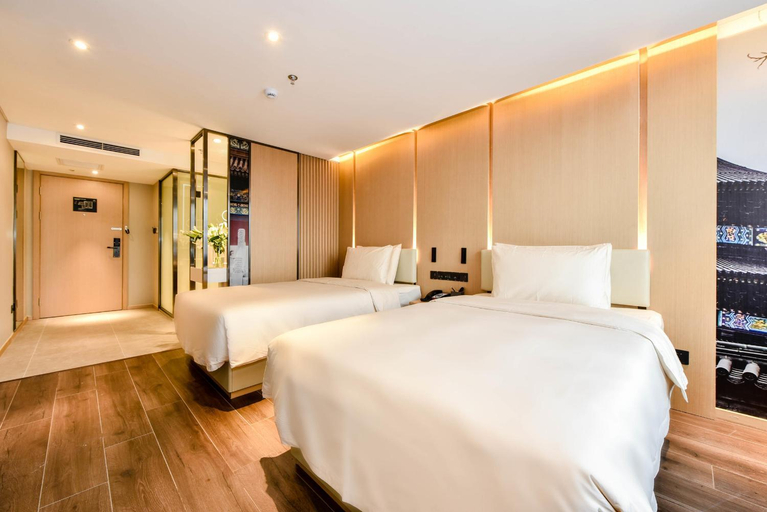 Bedroom 2, Atour Hotel Beijing Nanluo Guxiang, Beijing