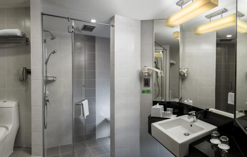 Bathroom 26