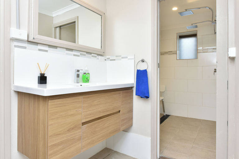 Bathroom 4, Coal d' Vine Chillout - Cessnock NSW, Cessnock