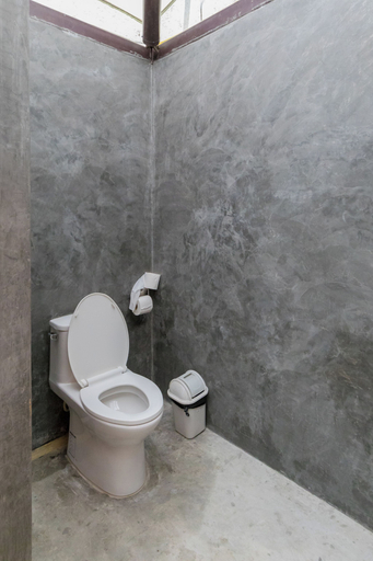 Bathroom 4, Anurak Community Lodge Surat Thani, Phanom